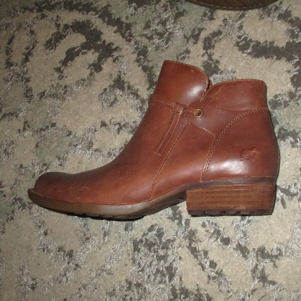 Born Kimmie Brown Ankle Boots 9 - Picture 3 of 7
